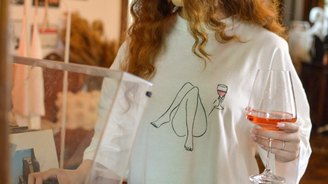 Tricou broderie femeie pahar vin