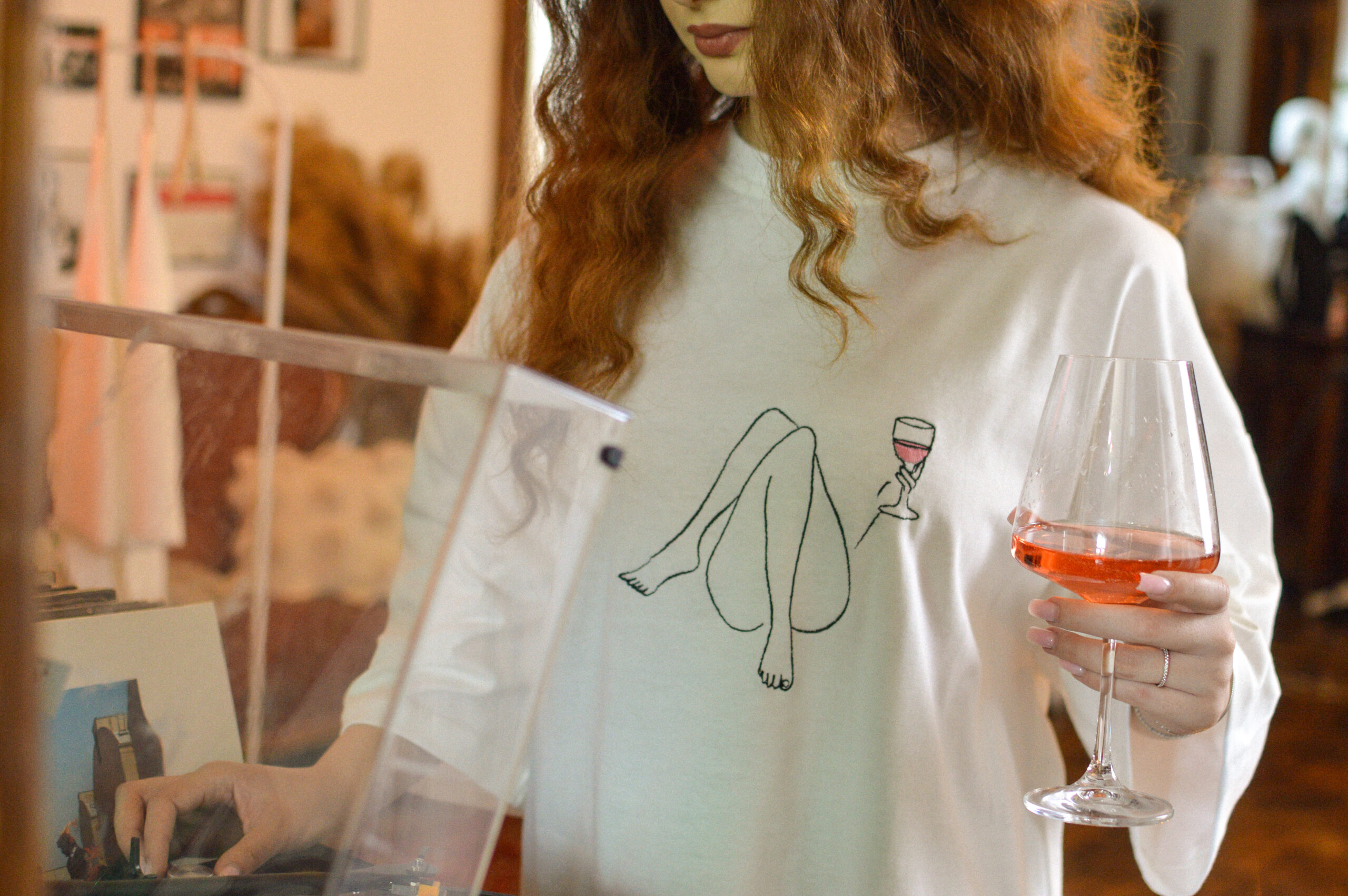 Tricou broderie femeie pahar vin